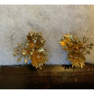 Vintage Gold Starburst Clip on Earrings